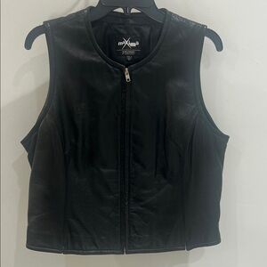 Wilson’s Women's Sleek Black Leather vest
